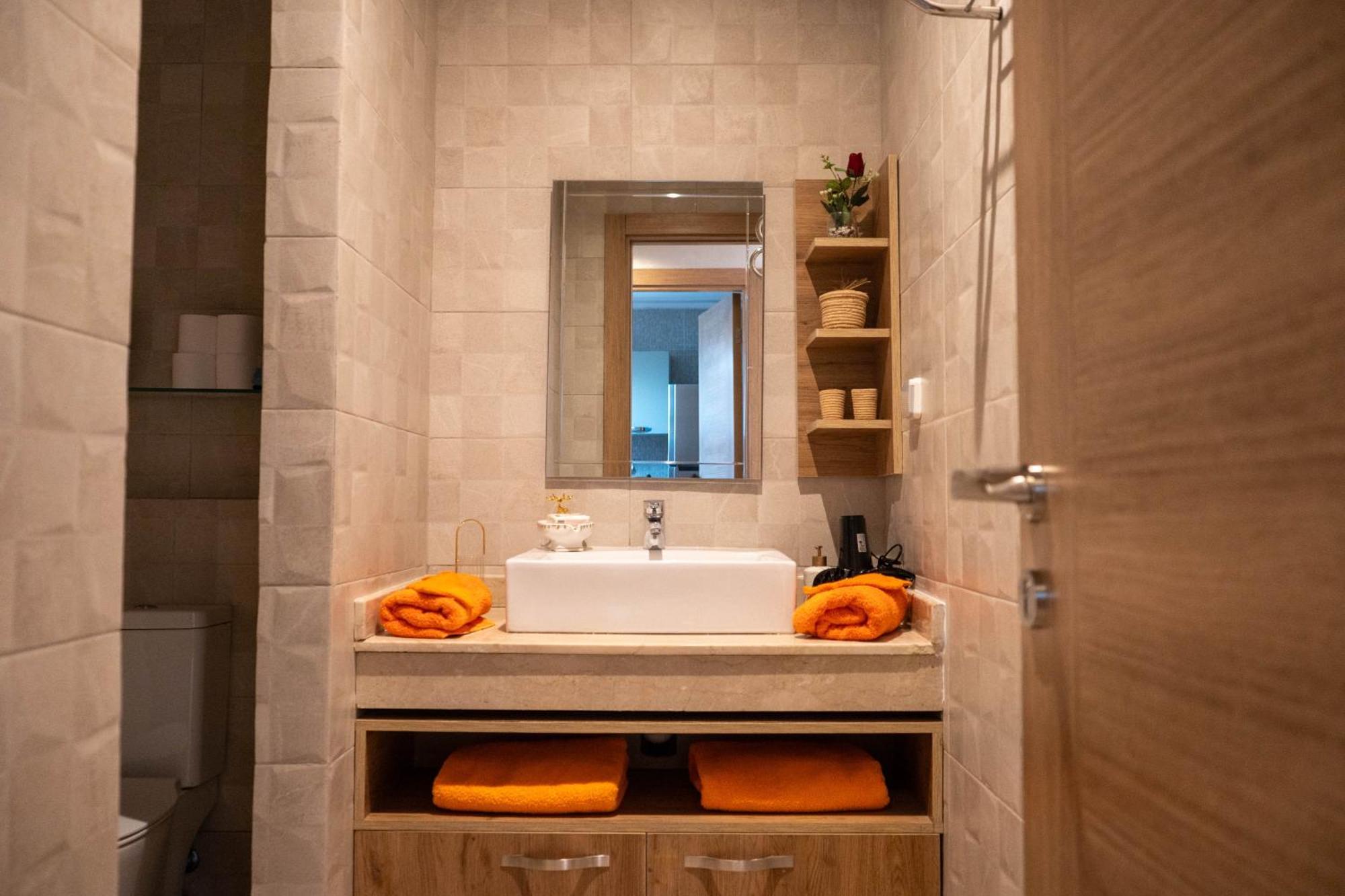 Magnifique Appartement Moderne De 2 Chambres Avec Piscine A 10 Min Du Centre De Marrakech Marrakesh Eksteriør billede