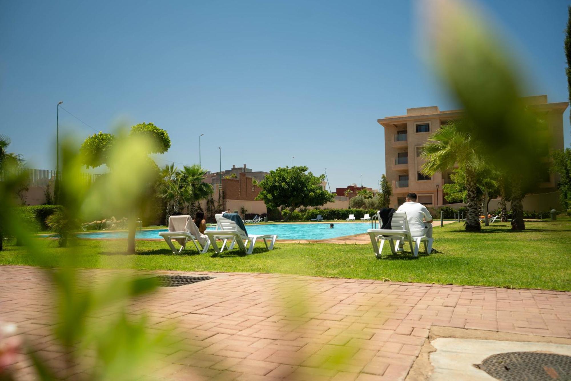 Magnifique Appartement Moderne De 2 Chambres Avec Piscine A 10 Min Du Centre De Marrakech Marrakesh Eksteriør billede